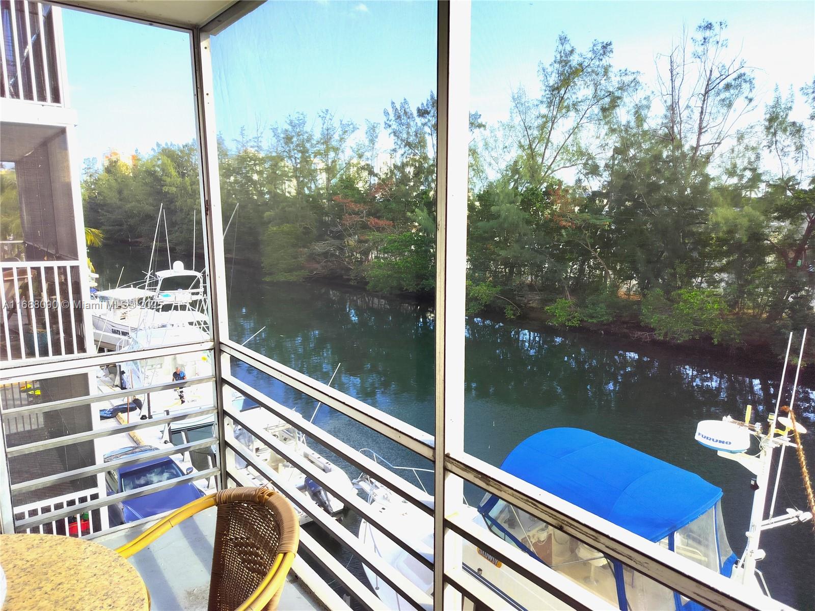 Splendid Residential Shore Condo